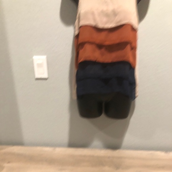 SOLD! Forever 21 TriColor Sleeveless Ruffle Top - Picture 3 of 6